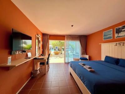 GrandBlue Resort & Beachclub - 48