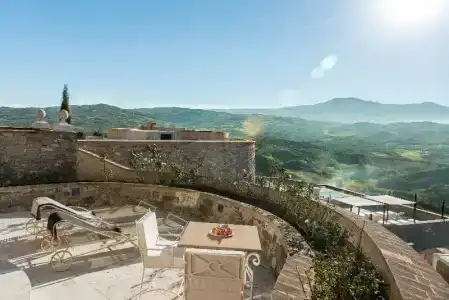 Castello di Velona - The Leadings of the World - 202