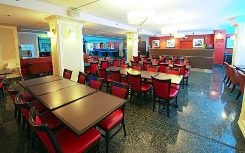 Hampton by Hilton - 29