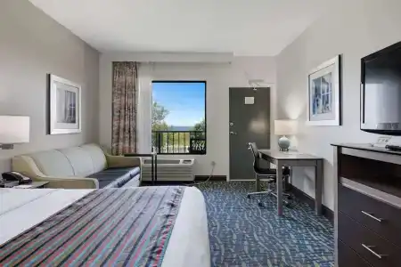 Best Western Plus Holiday Sands Inn & Suites - 72