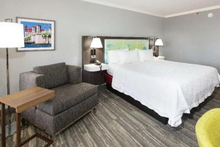 Hampton Inn - 75