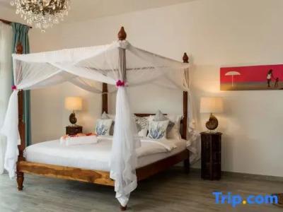 Tikitam Palms Boutique - 79