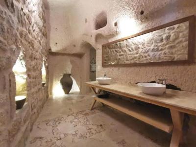 Helike Cave - 120