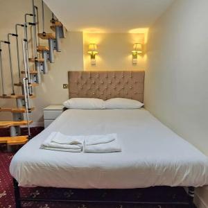 Hyde Park Court - 34