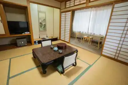 Hiratakan - 24