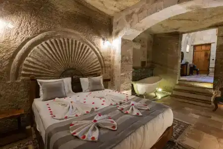 Sarnich Cave Suites - 17