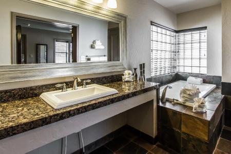 Rodeway Inn & Suites Downtowner-Rte 66 - 16