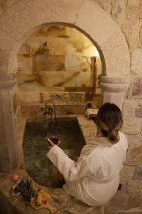 Calypso Cave Suites - 35