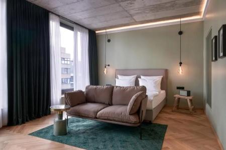 Gekko House Frankfurt, a Tribute Portfolio - 139