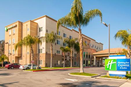 Holiday Inn Express & Suites Central - 49