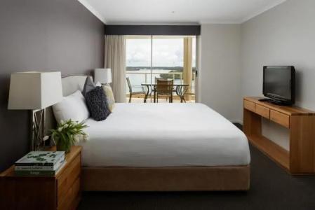 Rydges - 175