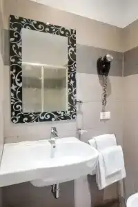 Imperial Suite Guest House - 46