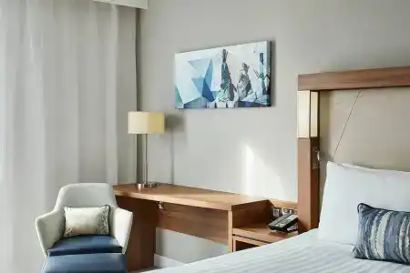 Courtyard by Marriott London City Airport - 24