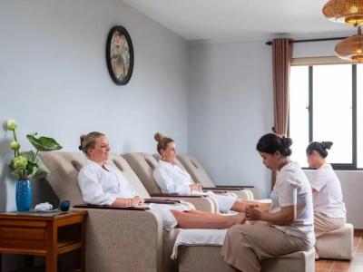Shining Riverside & Spa - 79