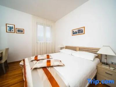 Pervanovo with Free Parking - 162