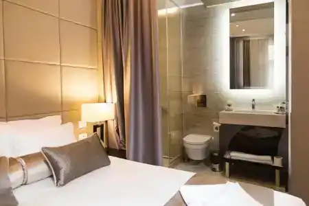 Dominic Smart & Luxury Suites - Republic Square - 41