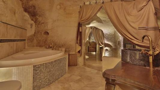 Golden Cave Suites - 165