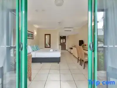 Bay Village Tropical Retreat & - 38