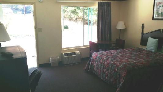 Scottish Inn - 6
