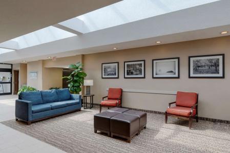 Comfort Inn The Pointe - 1
