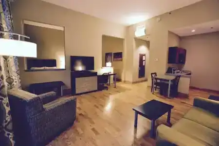 Holiday Inn Express Downtown, An Ihg - 25