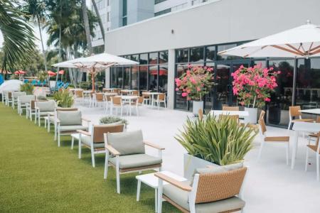 Hilton Palm Beach Airport - 41