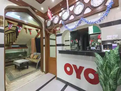 Super Oyo 108 Marsa Al Masafar Apartment - 12