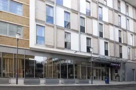 Premier Inn Greenwich - 0