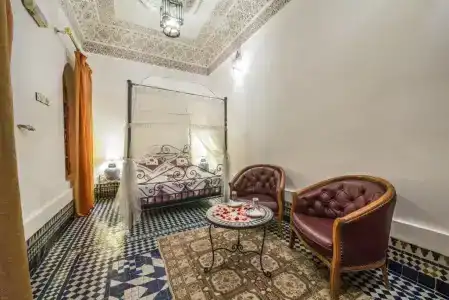 Riad Sara - 16