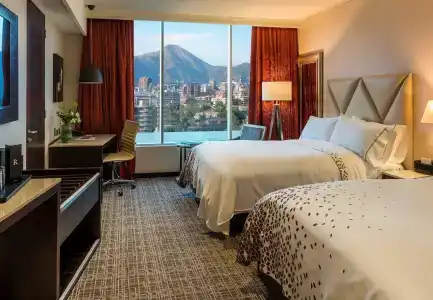Renaissance by Marriott - 5