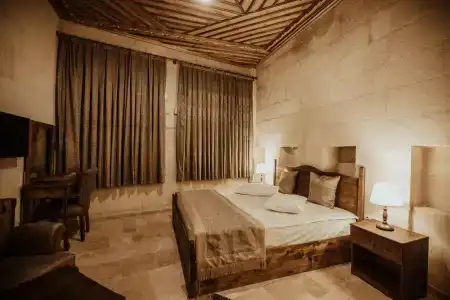 Alia Cave - 3