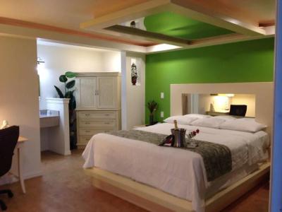 Romantic Inn & Suites - 23