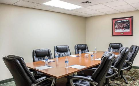 Four Points by Sheraton Arena - 13