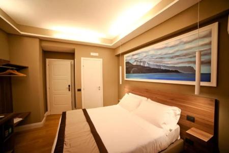 7th Floor Suite - 116