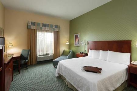 Hampton Inn & Suites West - 70