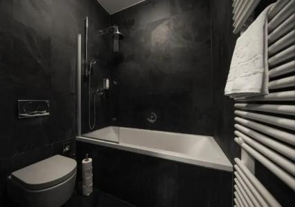 Noir - 33