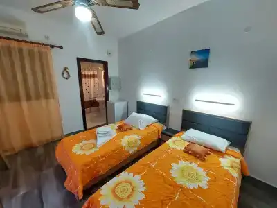 Evelina Pension! - 33
