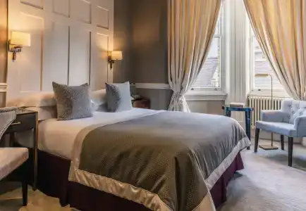 11 Cadogan Gardens & - 53