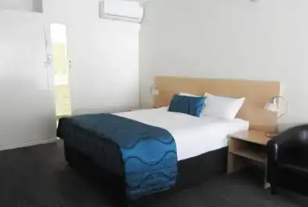 Urangan Motor Inn - 74