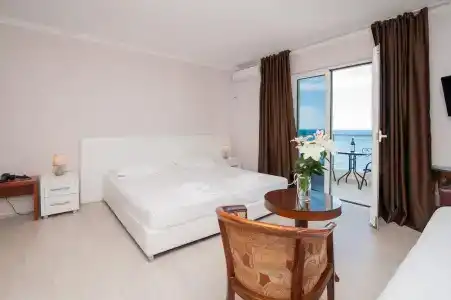 Open Sea Luxury - 110