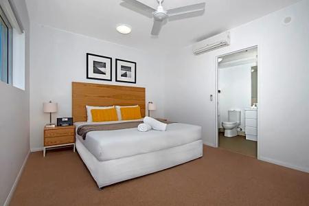 Allure & Apartments - 28