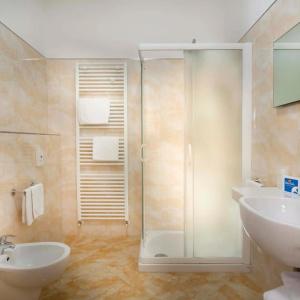 Milano Helvetia - 40
