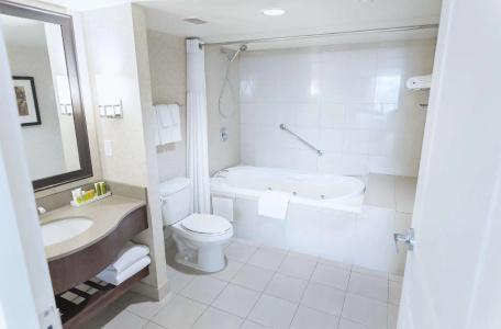 Hilton/ Fallsview and Suites - 53