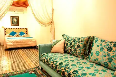 Riad Letchina - 24