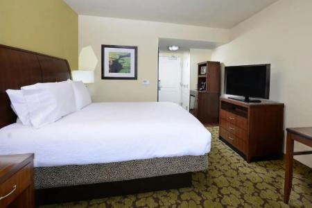Hilton Garden Inn Airport - 36