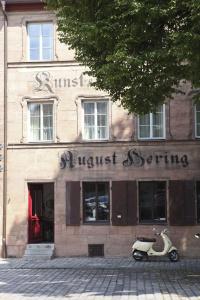 Hauser Boutique - 19