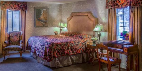 Red Coach Inn - 54