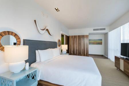 Hyatt Centric Waikiki Beach - 6