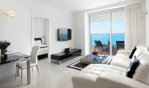 Island Luxurious Suites and Spa- By Saidas - 56