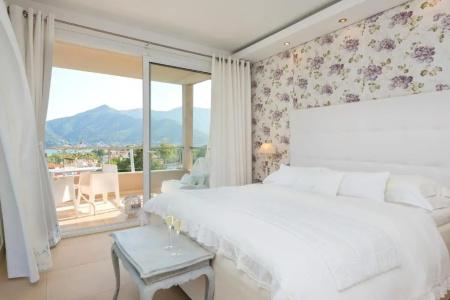 Mare Monte Small Boutique - 128